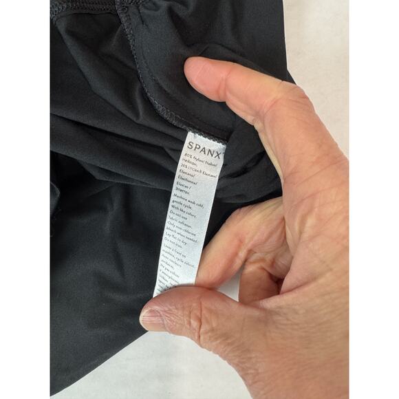 Spanx Transformation Tank Top Black Dual Side Zipper Moisture Wicking NWOT Large - Picture 9 of 10